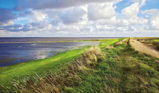 FAMILIEN- & APARTHOTEL STRANDHOF Tossens