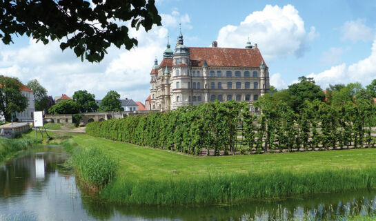 KURPARKHOTEL WARNEMÜNDE (B&B) Warnemünde