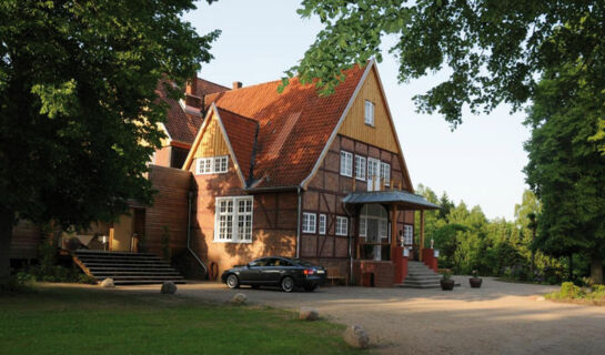 HOTEL WALDHOF AUF HERRENLAND (B&B) Mölln