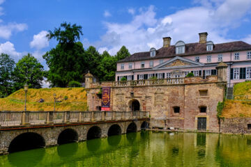 HOTEL LANDHAUS SCHIEDER Schieder-Schwalenberg