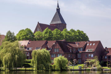 HOTEL WALDHOF AUF HERRENLAND (B&B) Mölln