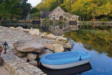 LES MOULINS DU DUC ECOLODGE (B&B) Moëlan-sur-Mer